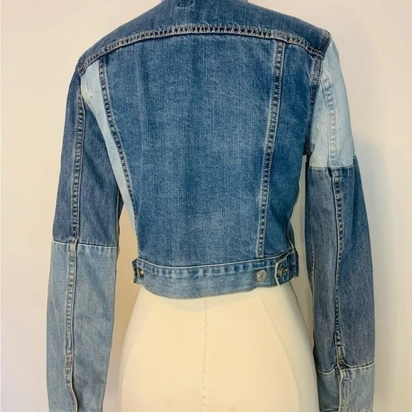 The GAP Women’s Cropped Denim Jacket Size XS - Picture 8 of 10
